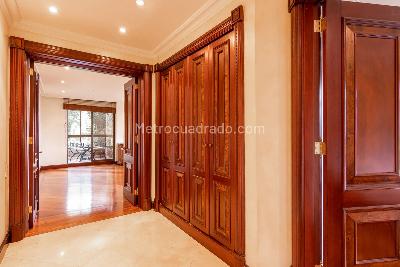 Apartamento de 5 alcobas en venta en Poblado | Las Santas, Medellín, 425 m² · foto 17 de 19
