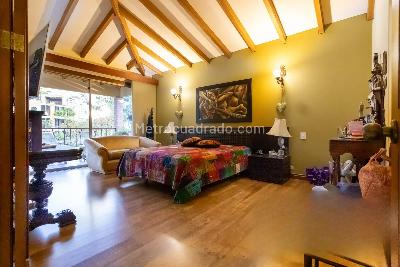 Casa de 4 alcobas en venta en El Poblado, Medellín, 1140 m² · foto 11 de 20