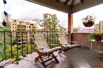 Casa de 4 alcobas en venta en El Poblado, Medellín, 1140 m² · foto 13 de 20