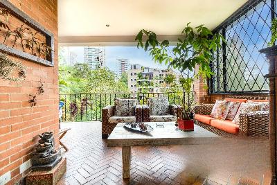 Casa de 4 alcobas en venta en El Poblado, Medellín, 1140 m² · foto 15 de 20