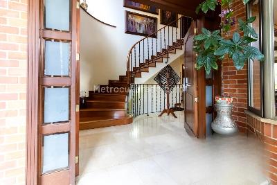 Casa de 4 alcobas en venta en El Poblado, Medellín, 1140 m² · foto 2 de 20