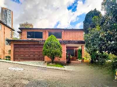 Casa de 4 alcobas en venta en El Poblado, Medellín, 1140 m² · foto 4 de 20