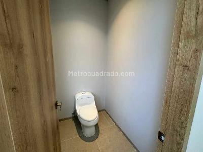 Apartamento de 3 alcobas en venta en El Poblado Castropol, Medellín, 225 m² · foto 7 de 20