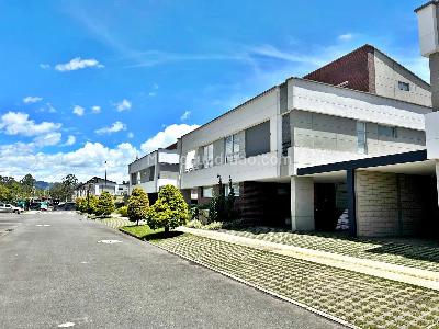 Casa de 3 alcobas en venta en Barroblanco, Rionegro, 173 m² · foto 2 de 18