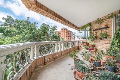Apartamento de 4 alcobas en venta en Santa Teresita, Medellín, 214 m² · foto 2 de 12