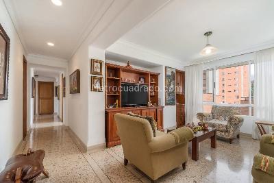 Apartamento de 4 alcobas en venta en Santa Teresita, Medellín, 214 m² · foto 3 de 12