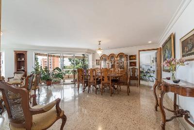 Apartamento de 4 alcobas en venta en Santa Teresita, Medellín, 214 m² · foto 4 de 12