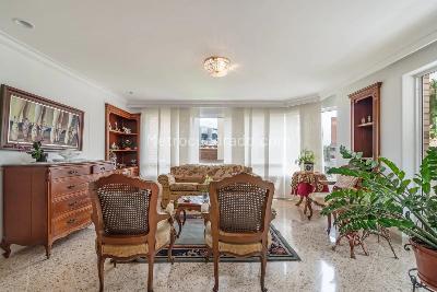 Apartamento de 4 alcobas en venta en Santa Teresita, Medellín, 214 m² · foto 6 de 12