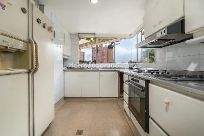 Apartamento de 4 alcobas en venta en Santa Teresita, Medellín, 214 m² · foto 7 de 12