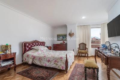 Apartamento de 4 alcobas en venta en Santa Teresita, Medellín, 214 m² · foto 9 de 12