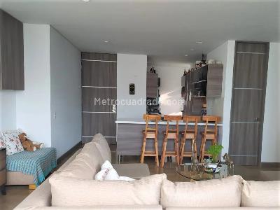 Apartamento de 3 alcobas en venta en Las Lomitas, Sabaneta, 101 m² · foto 3 de 13