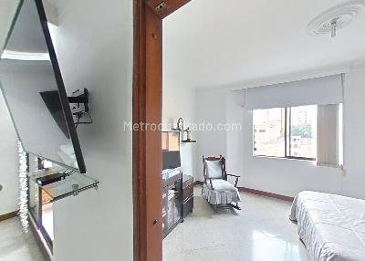 Apartamento de 3 alcobas en arriendo en Laureles, Medellín, 154 m² · foto 17 de 20