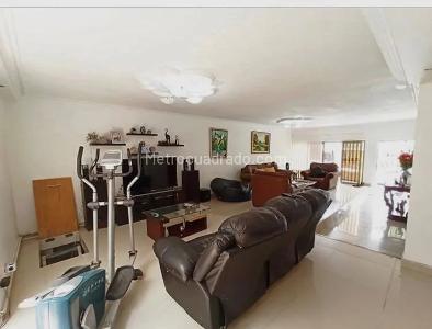 Casa de 4 alcobas en venta en Laureles, Medellín, 255 m² · foto 2 de 13