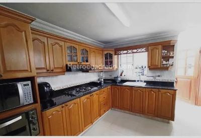 Casa de 4 alcobas en venta en Laureles, Medellín, 255 m² · foto 6 de 13
