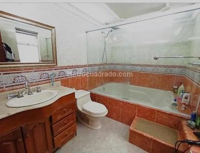 Casa de 4 alcobas en venta en Laureles, Medellín, 255 m² · foto 8 de 13