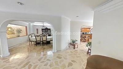 Casa de 5 alcobas en venta en Laureles, Medellín, 340 m² · foto 12 de 20