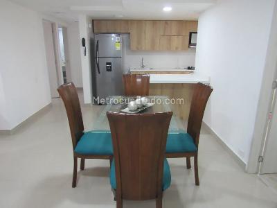 Apartamento de 4 alcobas en arriendo en Laureles, Medellín, 92 m² · foto 4 de 12