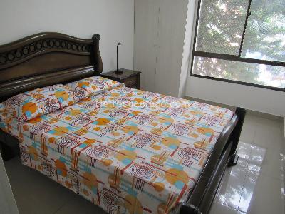 Apartamento de 4 alcobas en arriendo en Laureles, Medellín, 92 m² · foto 9 de 12