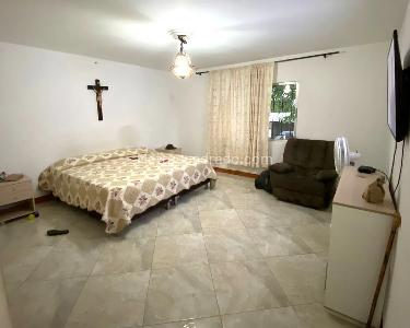 Apartamento de 5 alcobas en venta en Estadio, Medellín, 185 m² · foto 5 de 10