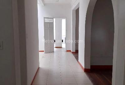 Casa de 5 alcobas en venta en Prado Centro, Medellín, 290 m² · foto 4 de 10