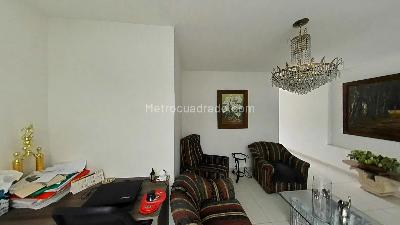 Casa de 4 alcobas en venta en Calasanz, Medellín, 276 m² · foto 3 de 20