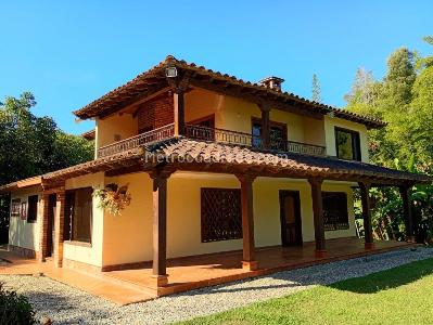 Casa de 5 alcobas en arriendo en Llano Grande, Rionegro · foto 2 de 3