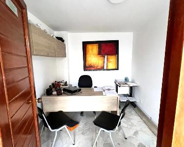 Apartamento de 4 alcobas en venta en Laureles, Medellín, 150 m² · foto 3 de 19