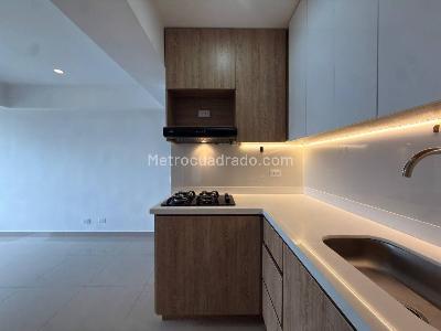 Apartamento de 3 alcobas en venta en Sabaneta, Sabaneta, 55 m² · foto 2 de 13