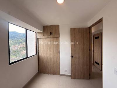 Apartamento de 3 alcobas en venta en Sabaneta, Sabaneta, 55 m² · foto 8 de 13