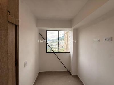 Apartamento de 3 alcobas en venta en Sabaneta, Sabaneta, 55 m² · foto 12 de 13