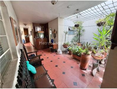 Casa de 5 alcobas en venta en Laureles, Medellín, 331 m² · foto 3 de 20