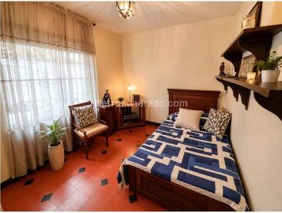 Casa de 5 alcobas en venta en Laureles, Medellín, 331 m² · foto 10 de 20