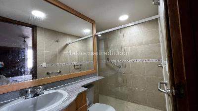 Apartamento en arriendo en Provenza, Medellín · foto 8 de 11