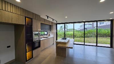 Casa de 3 alcobas en venta en Urbano, Rionegro, 181 m² · foto 3 de 20