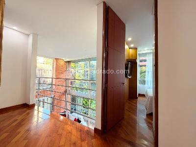 Apartamento de 2 alcobas en venta en El Tesoro El Poblado, Medellín, 138 m² · foto 14 de 18