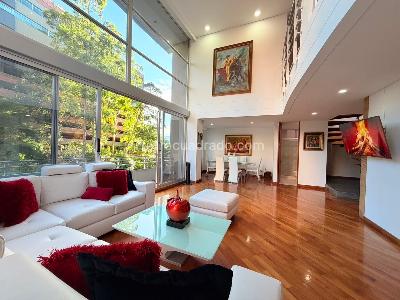 Apartamento de 2 alcobas en venta en El Tesoro El Poblado, Medellín, 138 m² · foto 1 de 18