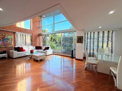 Apartamento de 2 alcobas en venta en El Tesoro El Poblado, Medellín, 138 m² · foto 4 de 18