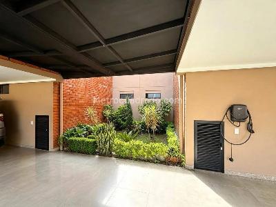 Casa de 4 alcobas en venta en San Antonio De Pereira, Rionegro, 225 m² · foto 2 de 20