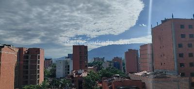 Apartamento de 3 alcobas en venta en Alameda, Medellín, 105 m² · foto 2 de 17