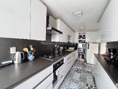 Apartamento en venta en La Aguacatala, Medellín · foto 5 de 16
