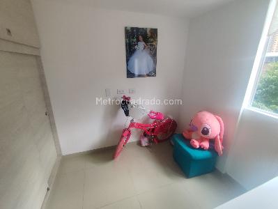 Apartamento de 3 alcobas en venta en Valadares, Bello, 55 m² · foto 8 de 12