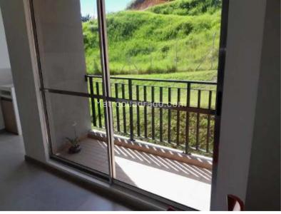 Apartamento de 2 alcobas en venta en Fontibon, Rionegro, 54 m² · foto 2 de 12