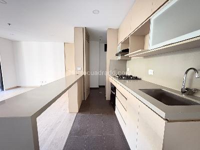 Apartamento de 3 alcobas en venta en Padre Marianito, Medellín, 89 m² · foto 3 de 15