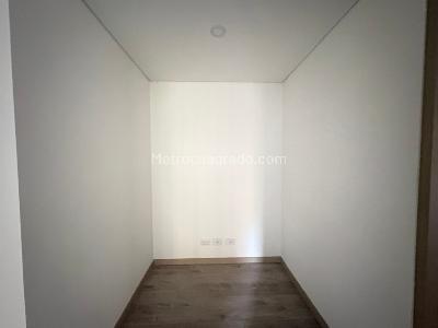 Apartamento de 3 alcobas en venta en Padre Marianito, Medellín, 89 m² · foto 9 de 15