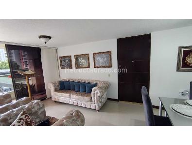 Apartamento de 3 alcobas en venta en Loma De Los Bernal, Medellín, 97 m² · foto 2 de 20