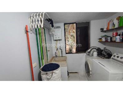 Apartamento de 3 alcobas en venta en Loma De Los Bernal, Medellín, 97 m² · foto 9 de 20