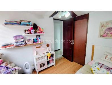 Apartamento de 3 alcobas en venta en Loma De Los Bernal, Medellín, 97 m² · foto 13 de 20