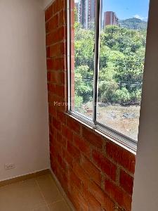 Apartamento de 3 alcobas en venta en La Navarra, Bello, 48 m² · foto 6 de 9