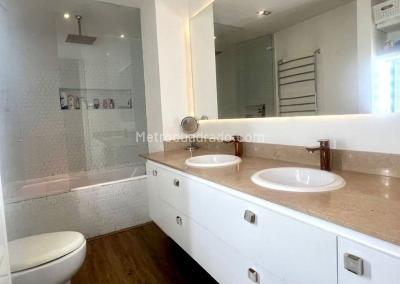 Apartamento de 3 alcobas en arriendo en El Poblado Cola Del Zorro, Medellín, 145 m² · foto 11 de 18