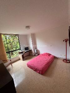 Apartamento de 2 alcobas en venta en El Poblado, Medellín, 147 m² · foto 12 de 20